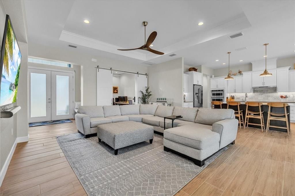 For Sale: $899,000 (3 beds, 3 baths, 2352 Square Feet)