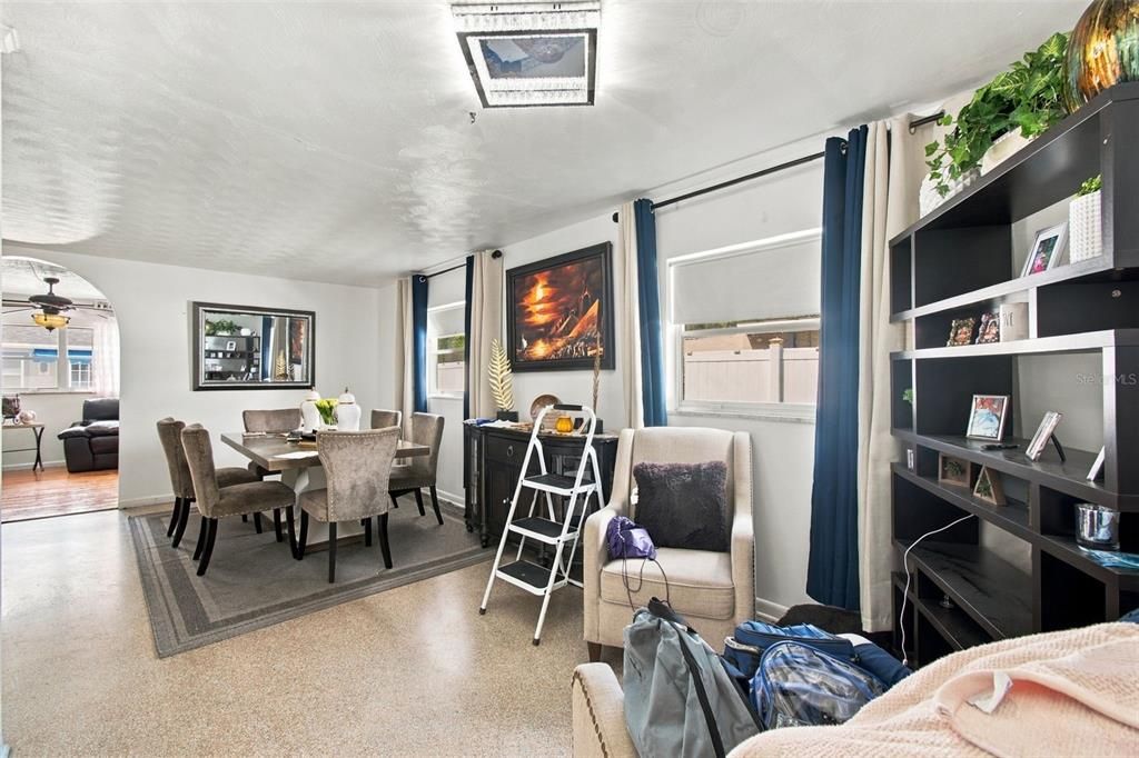 En Venta: $445,000 (3 camas, 2 baños, 1703 Pies cuadrados)