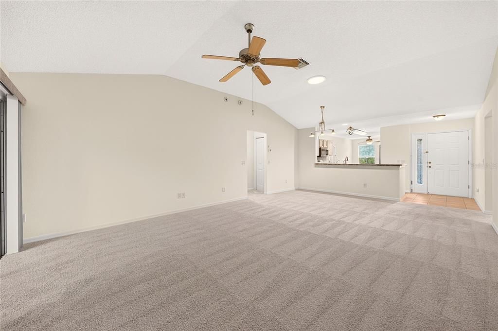 For Sale: $325,000 (3 beds, 2 baths, 1496 Square Feet)