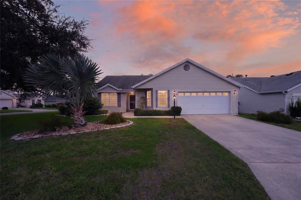 For Sale: $325,000 (3 beds, 2 baths, 1496 Square Feet)