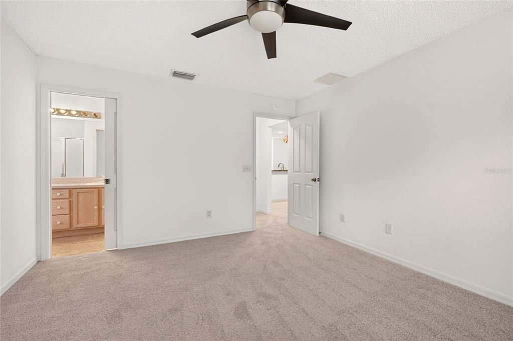 For Sale: $325,000 (3 beds, 2 baths, 1496 Square Feet)