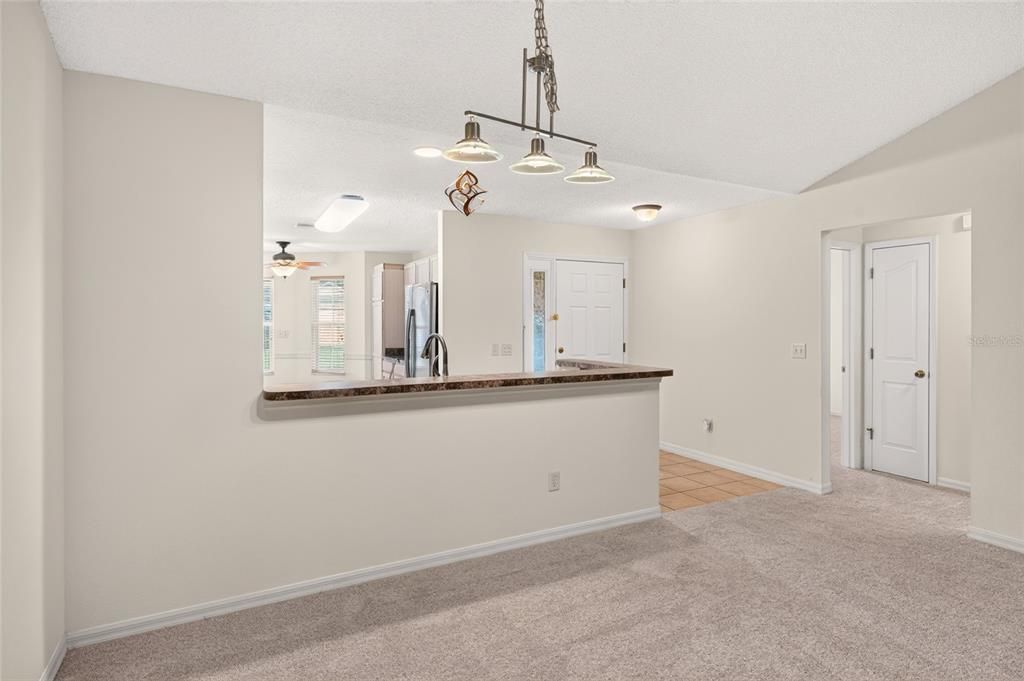 For Sale: $325,000 (3 beds, 2 baths, 1496 Square Feet)