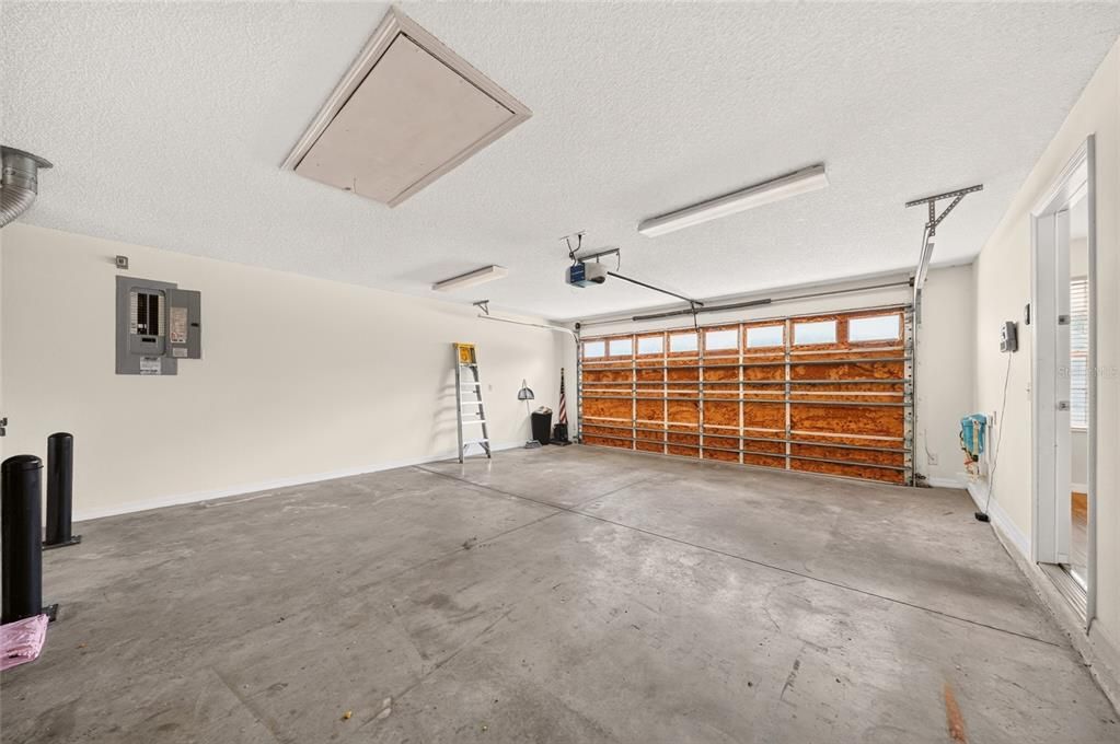 For Sale: $325,000 (3 beds, 2 baths, 1496 Square Feet)