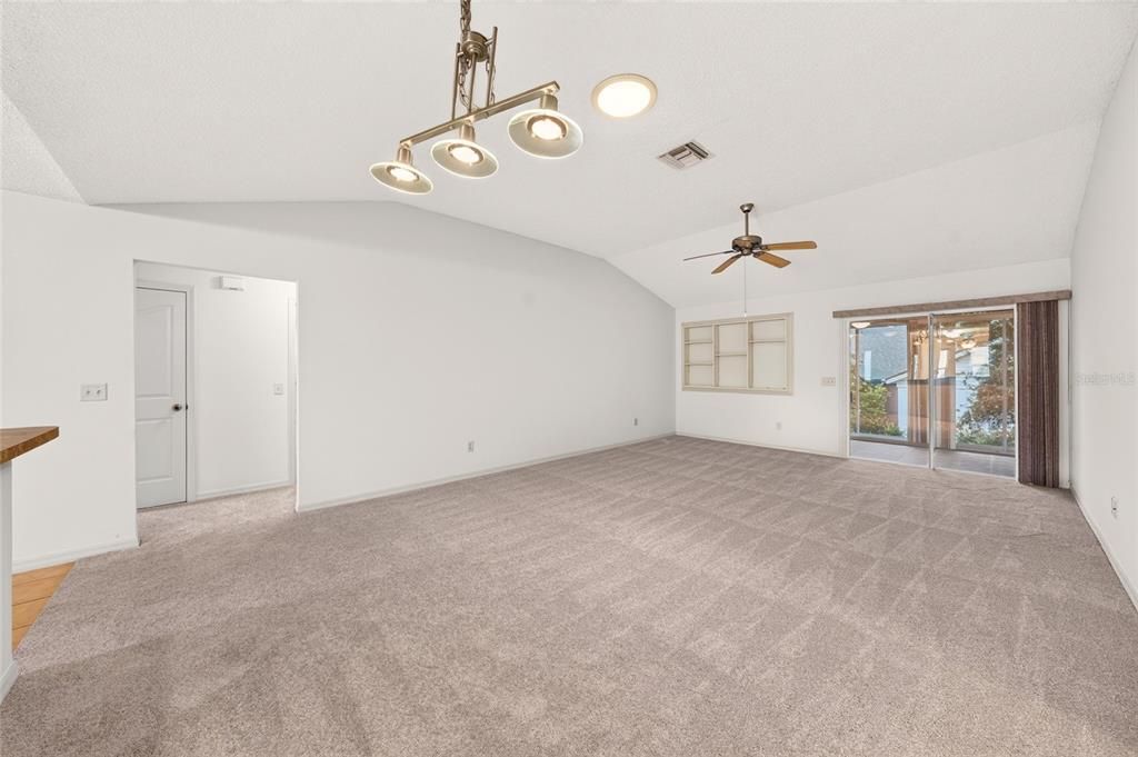 For Sale: $325,000 (3 beds, 2 baths, 1496 Square Feet)