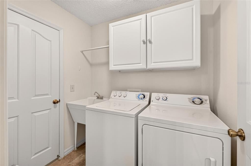 For Sale: $325,000 (3 beds, 2 baths, 1496 Square Feet)