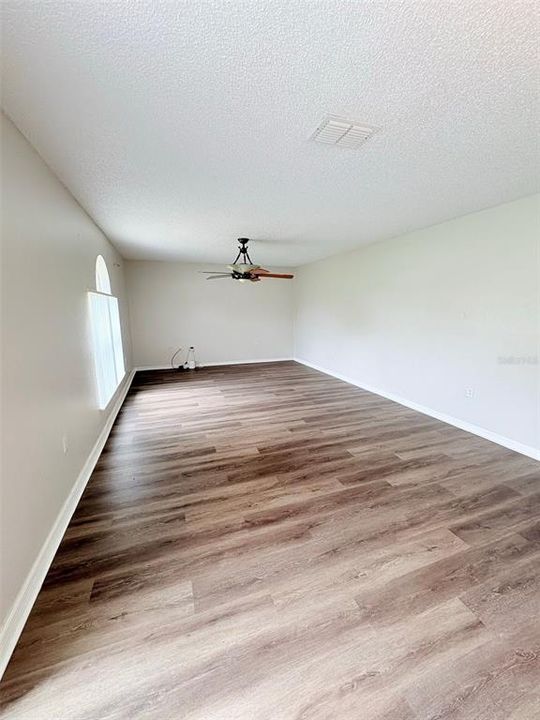 En Renta: $2,100 (4 camas, 2 baños, 2928 Pies cuadrados)