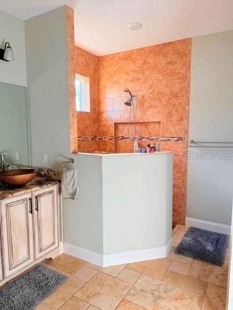 В аренду: $2,850 (4 спален, 2 ванн, 2044 Квадратных фут)