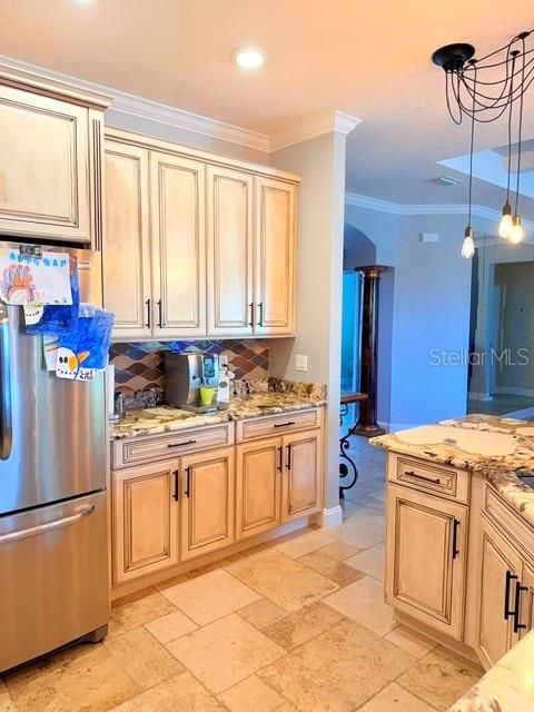 В аренду: $2,850 (4 спален, 2 ванн, 2044 Квадратных фут)
