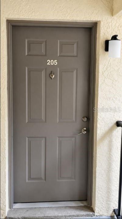 For Rent: $2,250 (2 beds, 2 baths, 887 Square Feet)