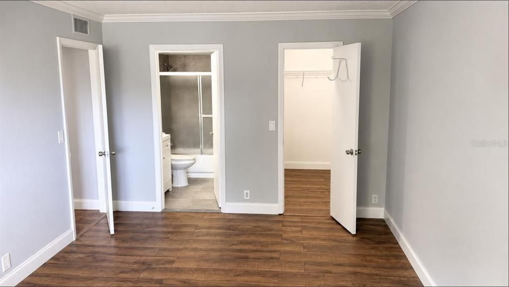 For Rent: $2,250 (2 beds, 2 baths, 887 Square Feet)