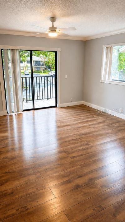 For Rent: $2,250 (2 beds, 2 baths, 887 Square Feet)