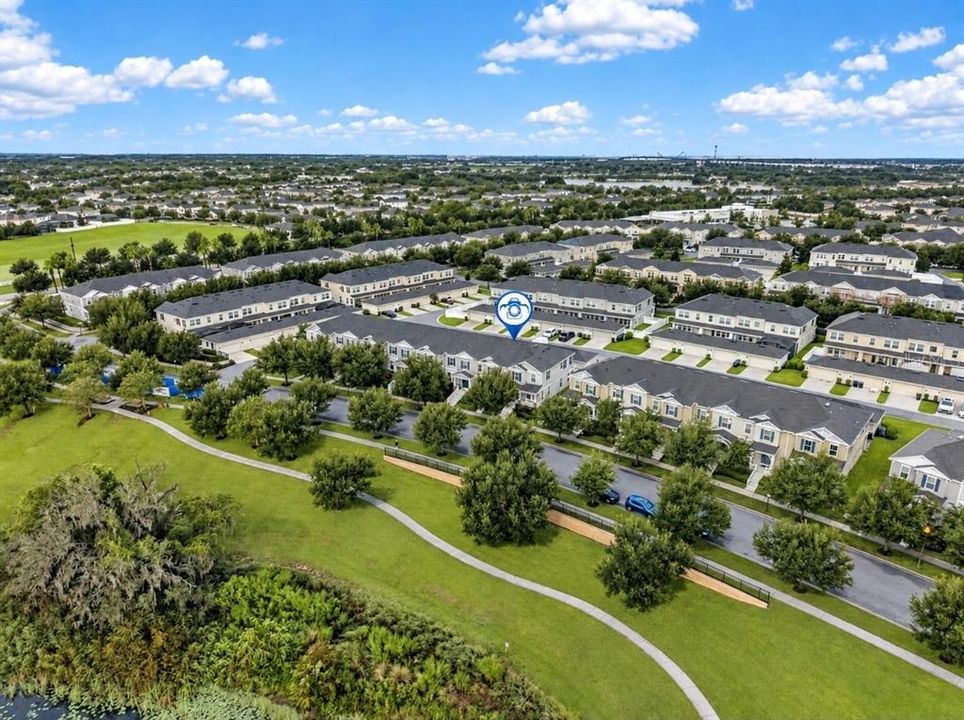 Под контрактом: $465,900 (4 спален, 3 ванн, 1853 Квадратных фут)
