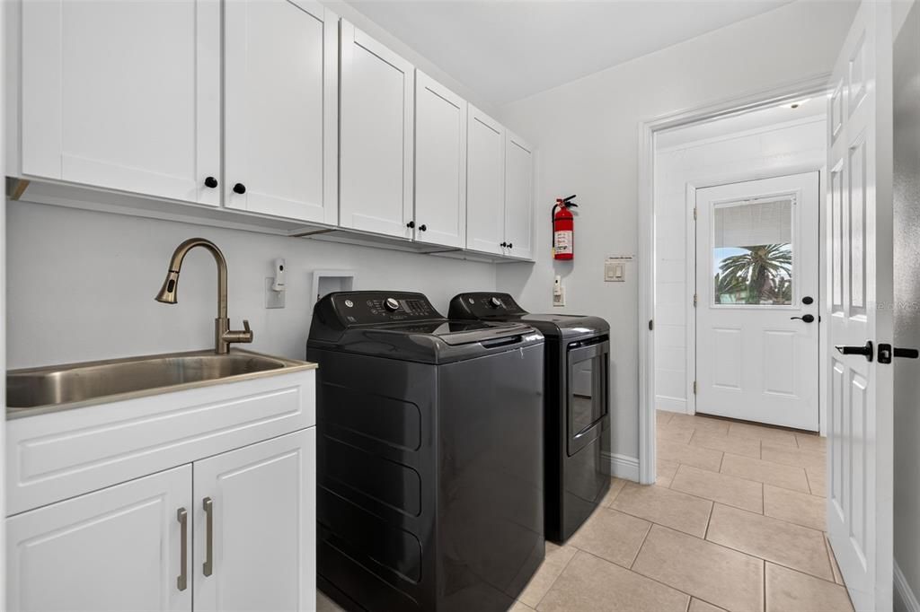 En Venta: $750,000 (3 camas, 2 baños, 1641 Pies cuadrados)