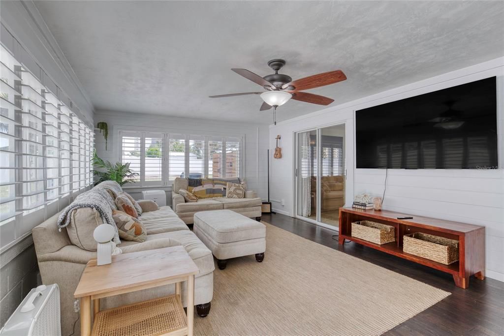 For Sale: $529,900 (3 beds, 2 baths, 1880 Square Feet)