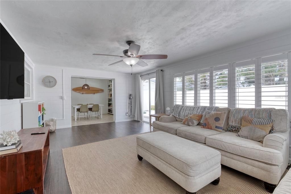 For Sale: $529,900 (3 beds, 2 baths, 1880 Square Feet)