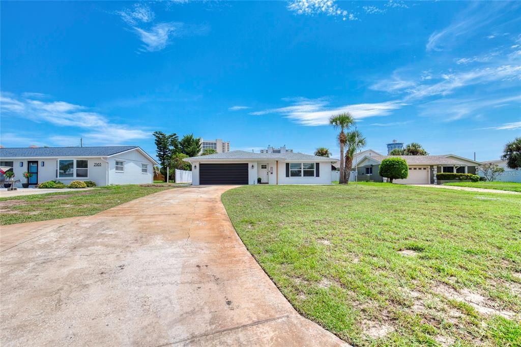 For Sale: $529,900 (3 beds, 2 baths, 1880 Square Feet)