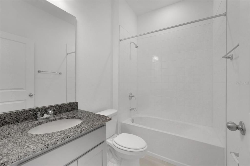 Под контрактом: $288,999 (4 спален, 2 ванн, 1758 Квадратных фут)