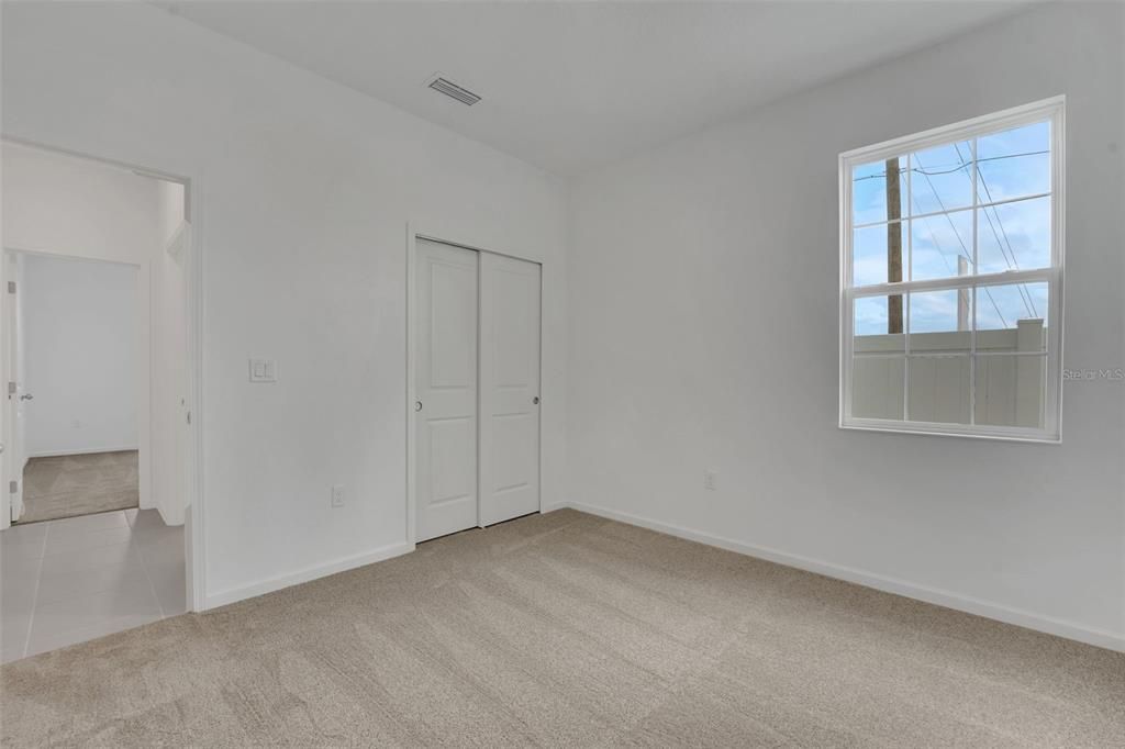 Под контрактом: $288,999 (4 спален, 2 ванн, 1758 Квадратных фут)