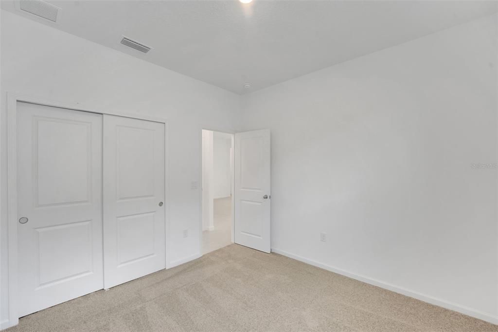 Под контрактом: $288,999 (4 спален, 2 ванн, 1758 Квадратных фут)