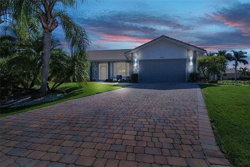 На продажу: $949,000 (3 спален, 2 ванн, 2114 Квадратных фут)
