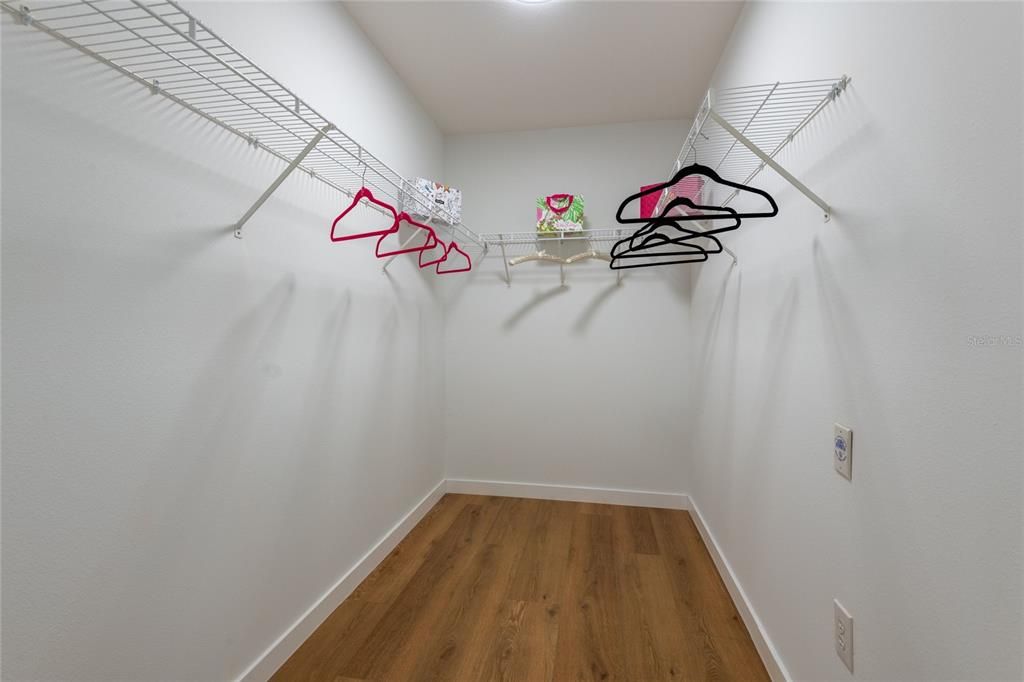 For Sale: $359,900 (3 beds, 2 baths, 2345 Square Feet)