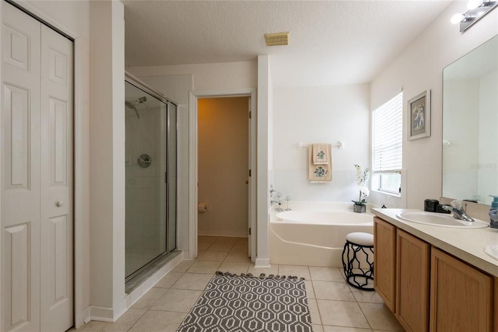 For Sale: $359,900 (3 beds, 2 baths, 2345 Square Feet)