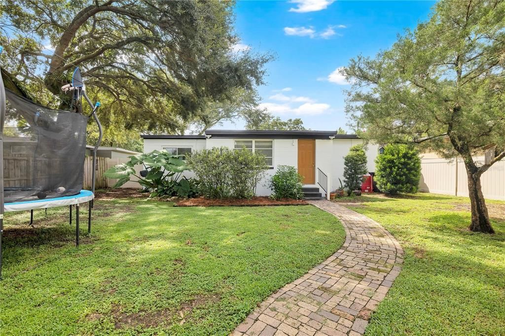 En Venta: $445,000 (2 camas, 1 baños, 1111 Pies cuadrados)
