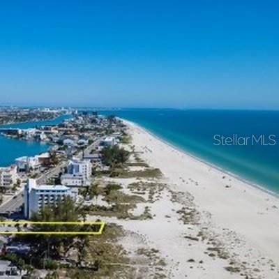На продажу: $3,300,000 (0.36 acres)