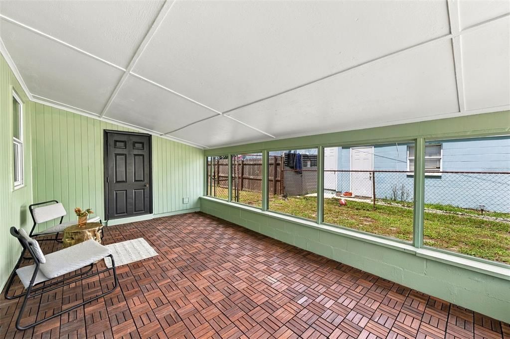 На продажу: $259,000 (3 спален, 1 ванн, 825 Квадратных фут)