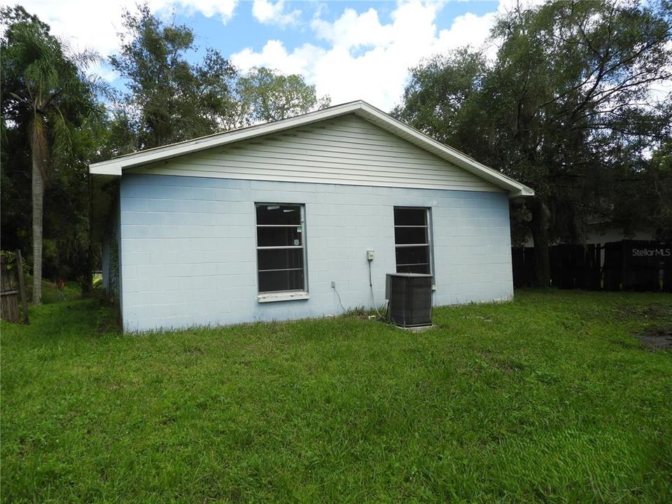 For Sale: $205,900 (3 beds, 2 baths, 1113 Square Feet)