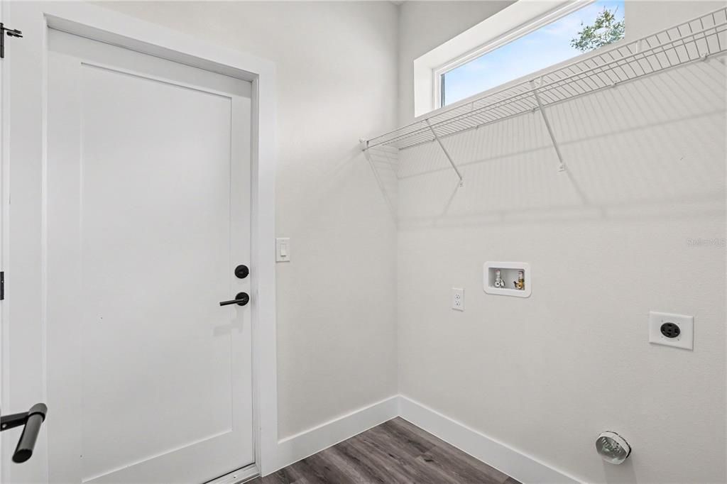 For Sale: $397,000 (3 beds, 2 baths, 1393 Square Feet)
