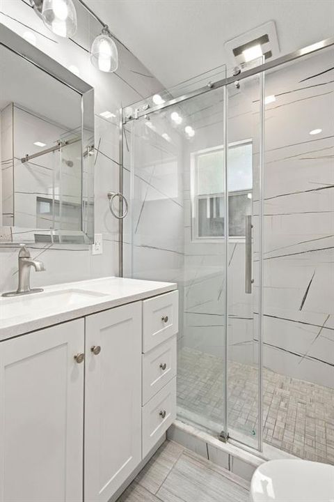 For Rent: $2,695 (2 beds, 1 baths, 925 Square Feet)