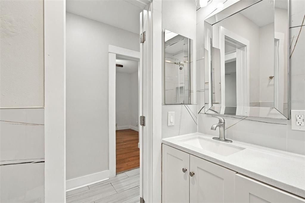 For Rent: $2,695 (2 beds, 1 baths, 925 Square Feet)