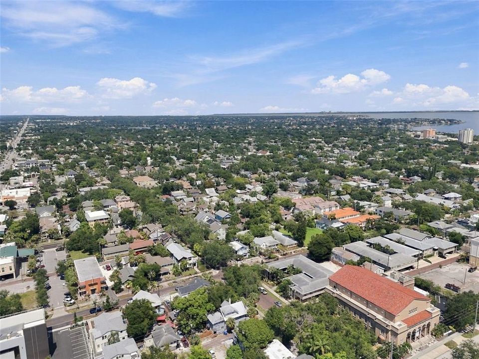 For Rent: $2,695 (2 beds, 1 baths, 925 Square Feet)