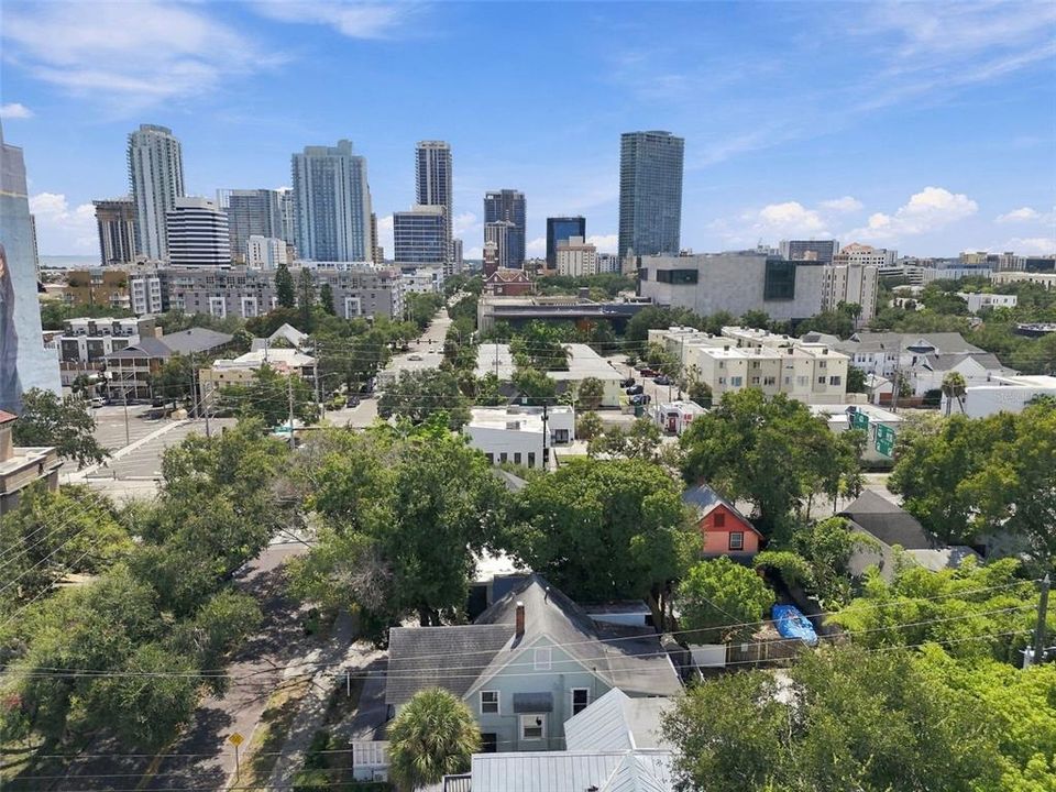 For Rent: $2,695 (2 beds, 1 baths, 925 Square Feet)