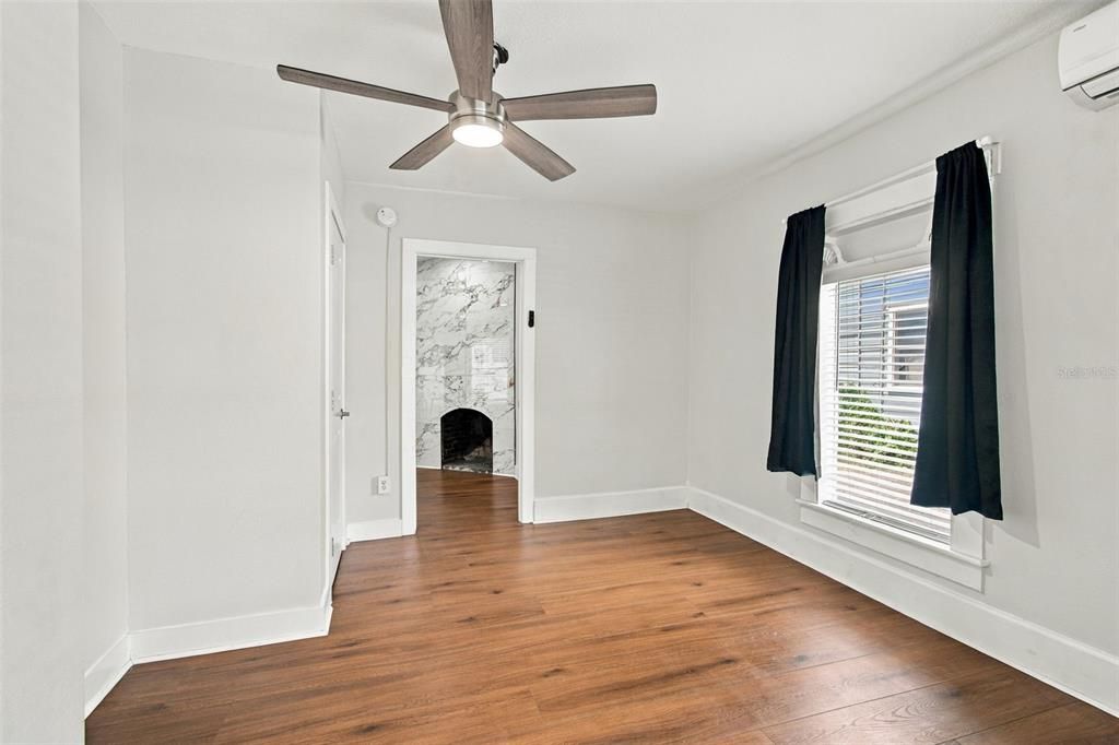 For Rent: $2,695 (2 beds, 1 baths, 925 Square Feet)