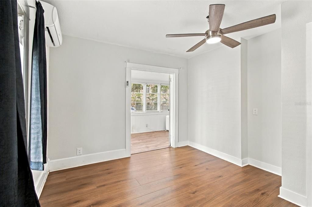 For Rent: $2,695 (2 beds, 1 baths, 925 Square Feet)