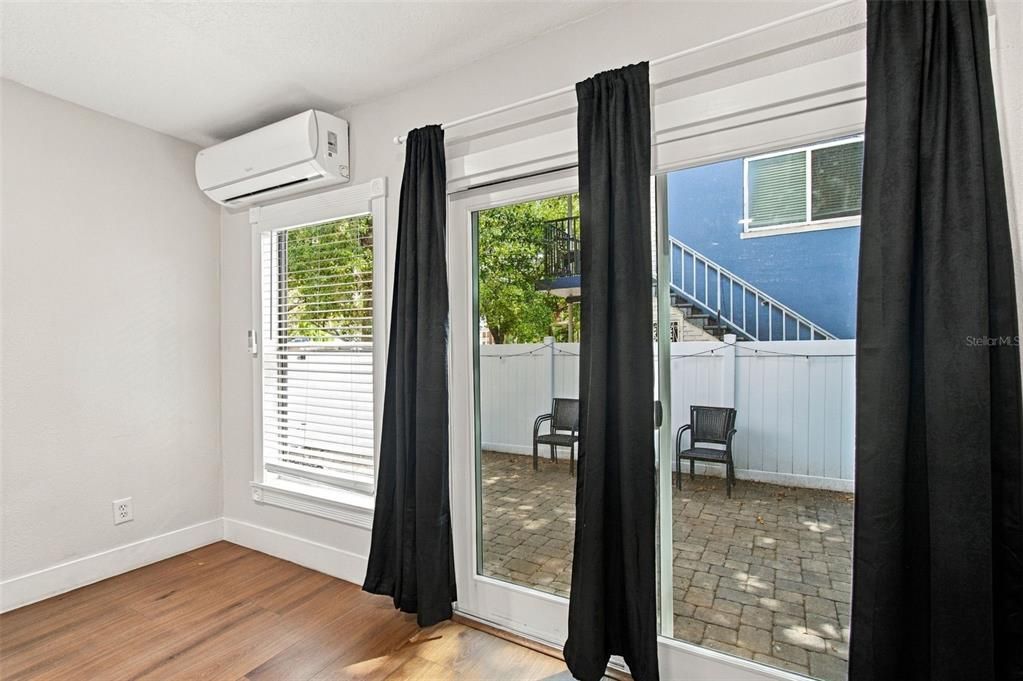 For Rent: $2,695 (2 beds, 1 baths, 925 Square Feet)