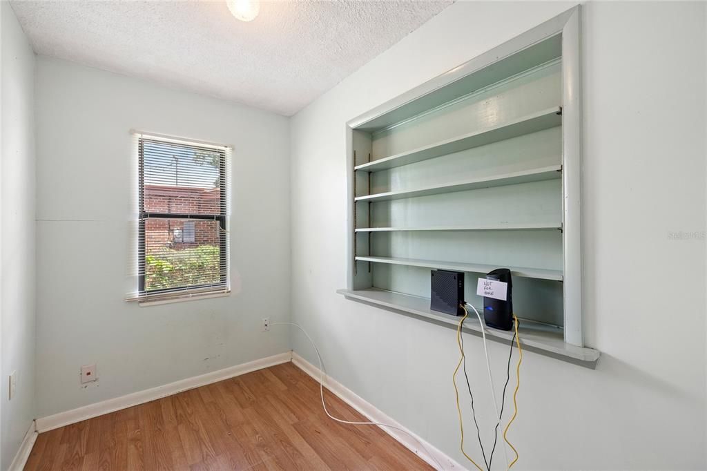 Active With Contract: $325,000 (4 beds, 2 baths, 1865 Square Feet)