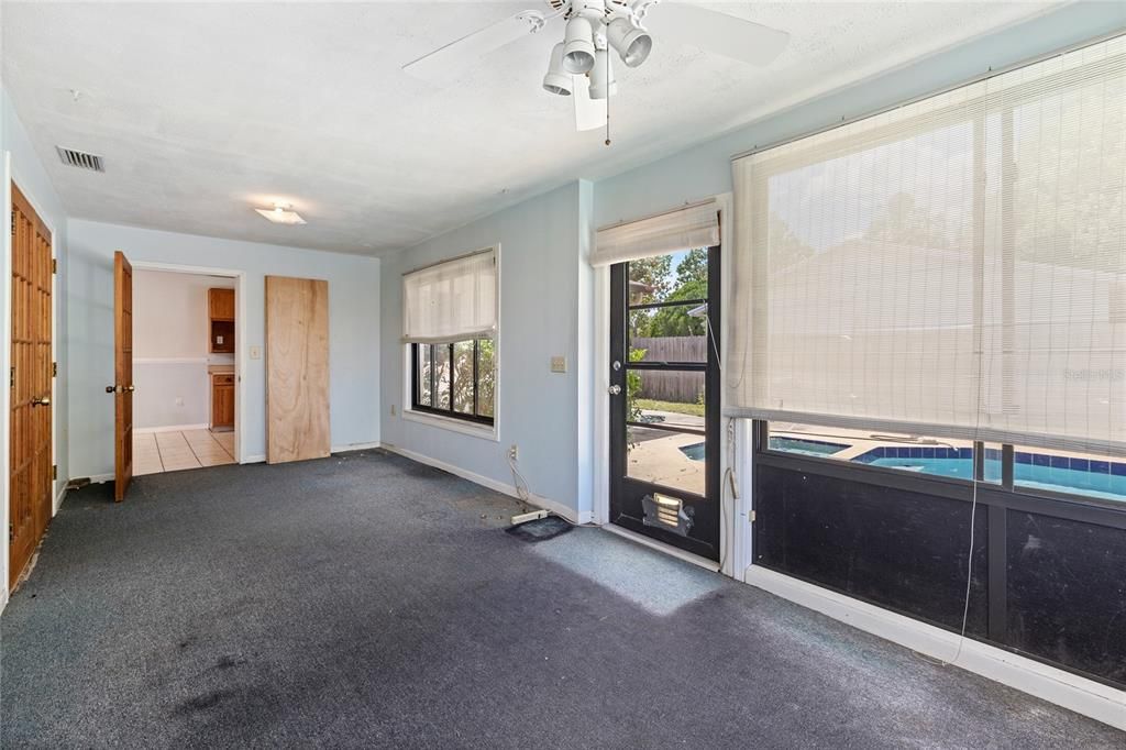 Active With Contract: $325,000 (4 beds, 2 baths, 1865 Square Feet)