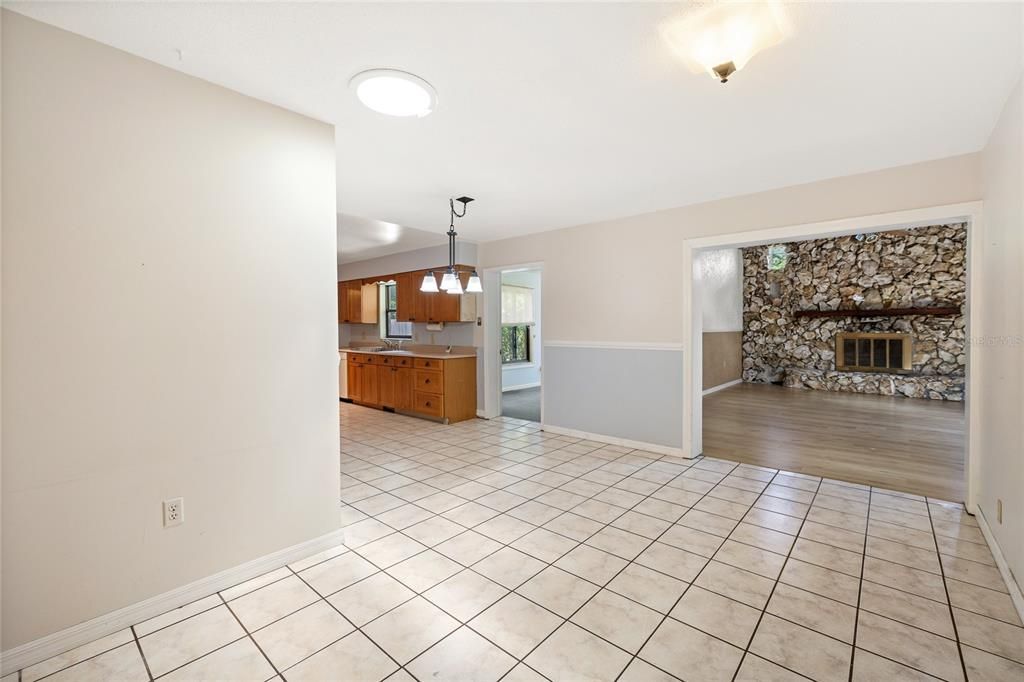 Active With Contract: $325,000 (4 beds, 2 baths, 1865 Square Feet)