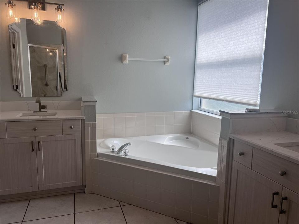 For Sale: $369,500 (3 beds, 2 baths, 1844 Square Feet)