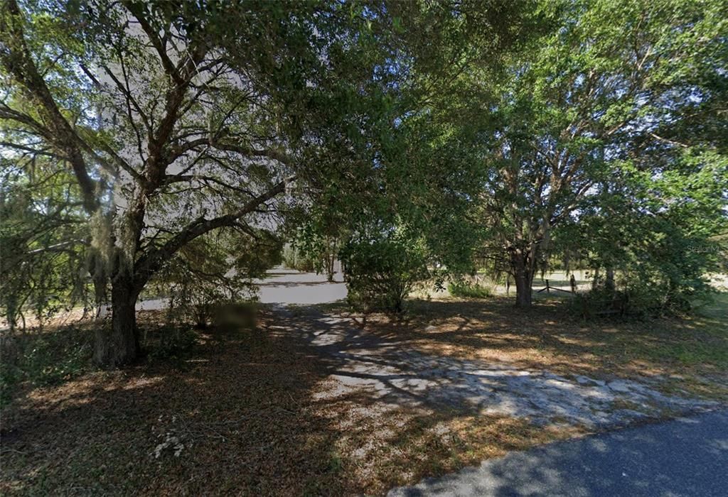 На продажу: $39,999 (0.46 acres)