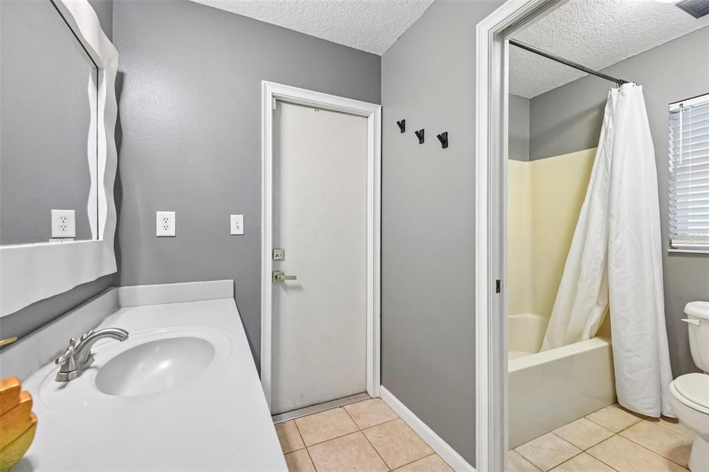 For Sale: $1,290,000 (5 beds, 4 baths, 3824 Square Feet)