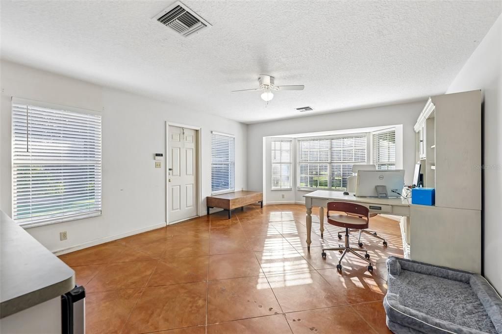 For Sale: $1,290,000 (5 beds, 4 baths, 3824 Square Feet)