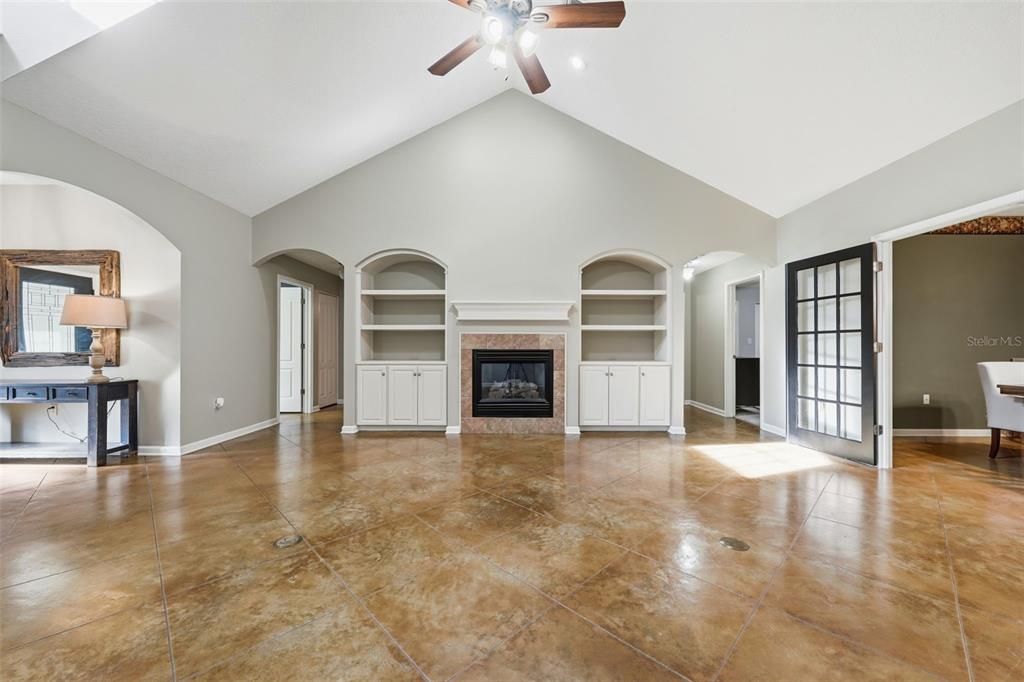 For Sale: $1,290,000 (5 beds, 4 baths, 3824 Square Feet)