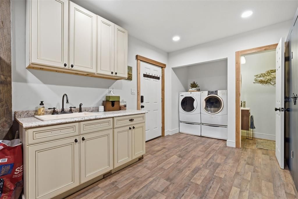 For Sale: $1,290,000 (5 beds, 4 baths, 3824 Square Feet)