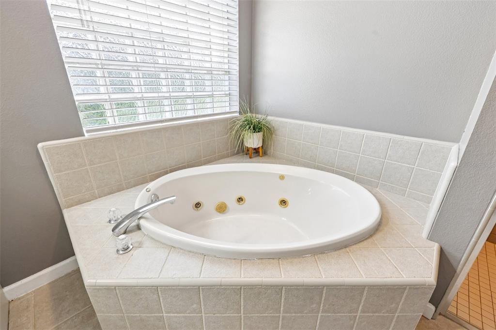 For Sale: $1,290,000 (5 beds, 4 baths, 3824 Square Feet)