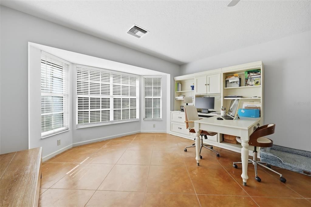 For Sale: $1,290,000 (5 beds, 4 baths, 3824 Square Feet)