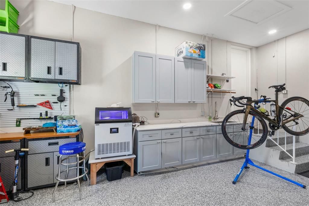 For Sale: $3,750,000 (5 beds, 2 baths, 4515 Square Feet)